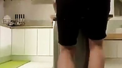 Нарезка домашнего секса азитской парочки под красивую музыку